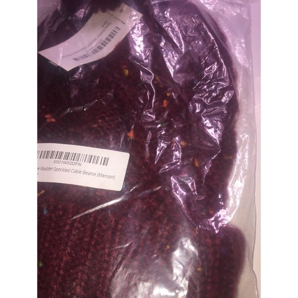 Steve Madden Speckled Cable Beanie in Maroon, Retail $32.00 - Picture 4 of 5